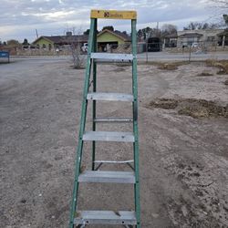 ESCALERA DAVIDSON 6FT DE FIBRA DE VIDRIO 