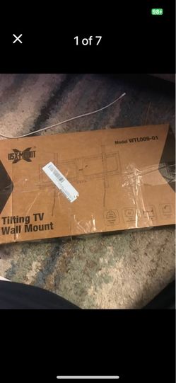 Tilting tv wall mount