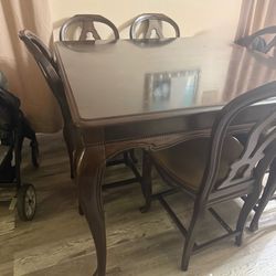 Comedor de seis sillas