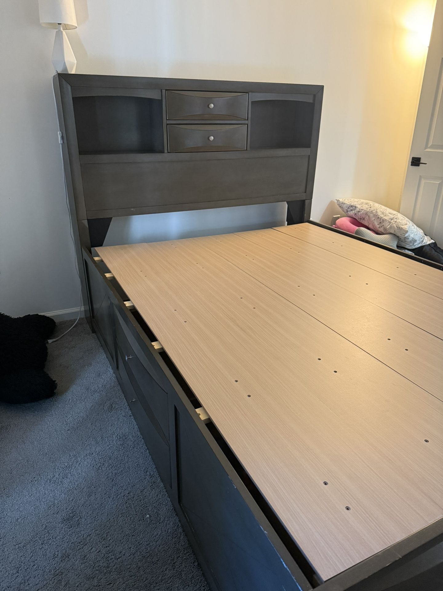 Queen Bed (gray Vintage)