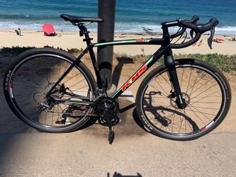 KHS grit 100. 16 speed large size lightweight aluminum frame with mechanical disc brakes