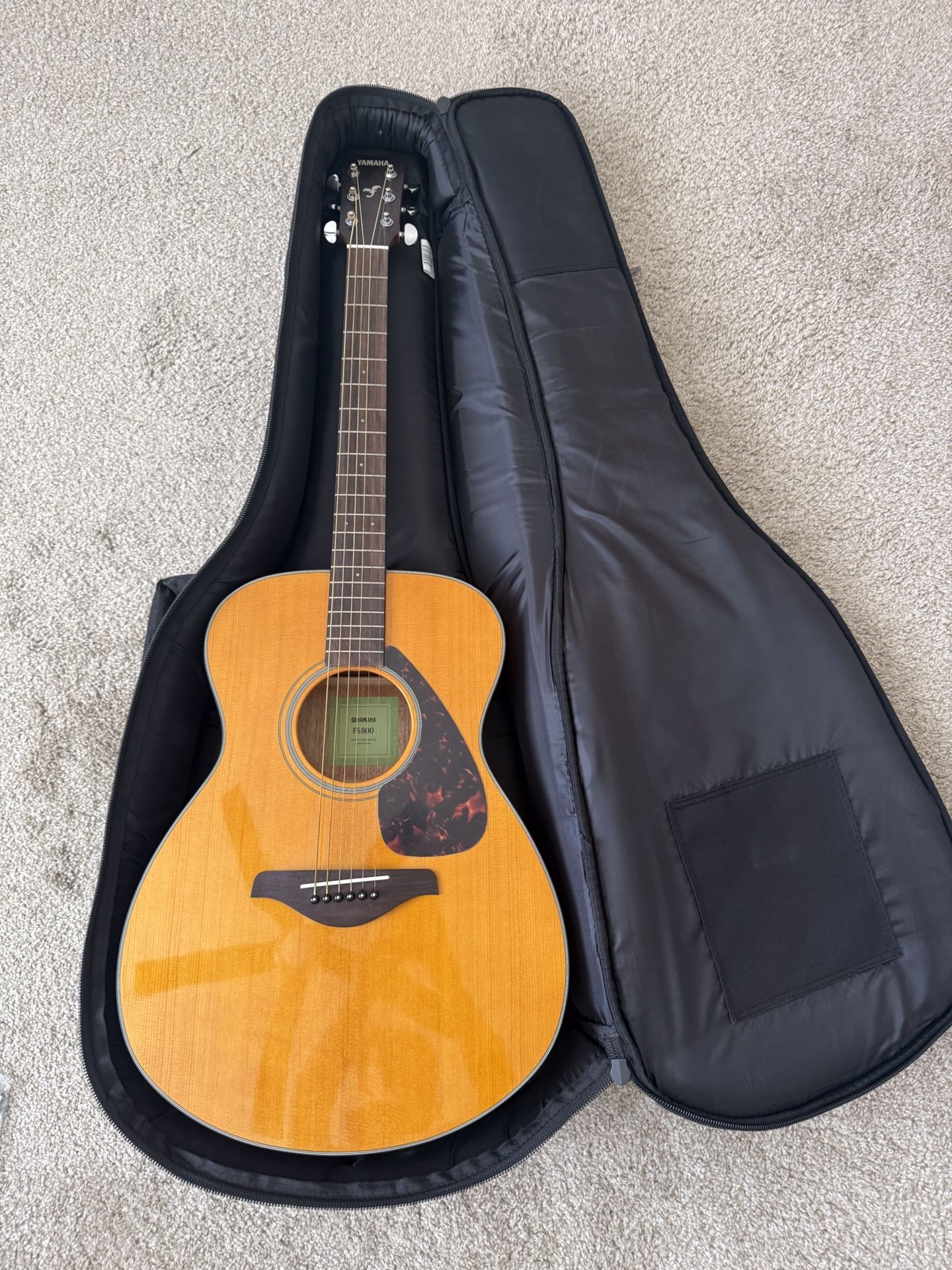 Yamaha FS800 Acoustic Guitar With Accessories 