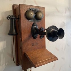 Antique Telephone 