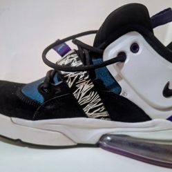 Nike AIR Force 270 Like New Only $80