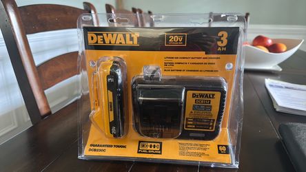 Dewalt 20V MAX Lithium-Ion 3.0Ah Battery and DCB112 charger