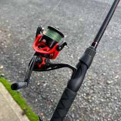 Lew’s Bass Fishing Pole