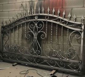 Gates and fences / portones y barandales