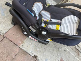 Graco Infant Car Seat with Base AND stroller