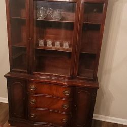 China Cabinet And Table