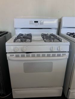🔥 Hotpoint 30” Gas Range – White – $380