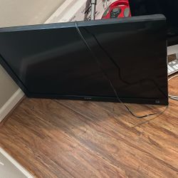 40” TV