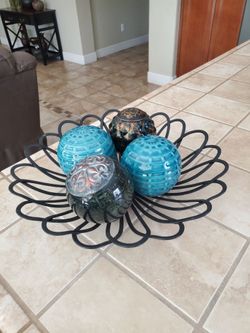 Decor Metal Balls Included