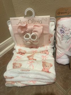 Baby bundle 3 packs of bath towels, blanket and large baby lotion