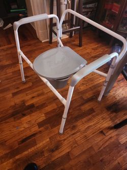 Bariatric Bedside Foldable Commode
