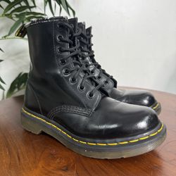 Dr Martens Boots Women’s Size 5