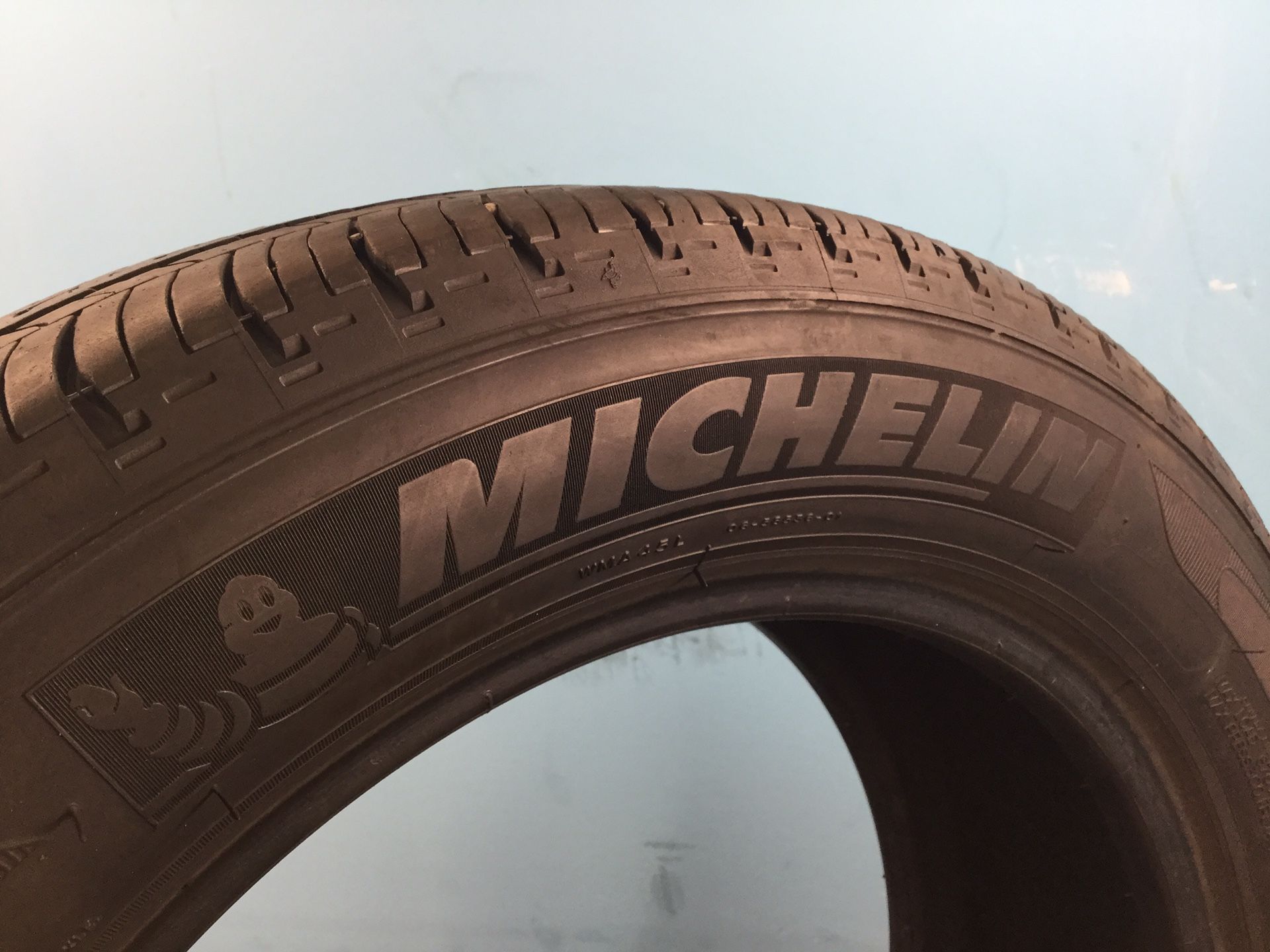 215/55/17 SET OF 2 USED TIRES P215/55R17 94V MICHELIN PRIMACY MXV4