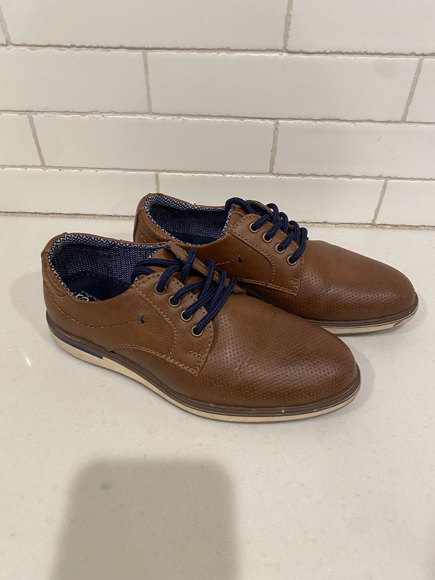 Boys Brown Dress Shoes, Size 1