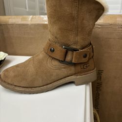UGG Size 5