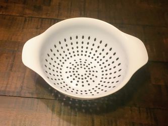 Plastic Colander, Food Strainer, 9” x 12”