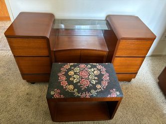 Vintage vanity