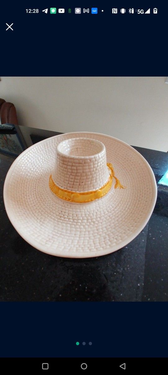 Very Original Bowl For Chips And Dip. Mexican Hat. Bol Muy Original Para Papitas Y Salsa. Sombrero Mejicanos.