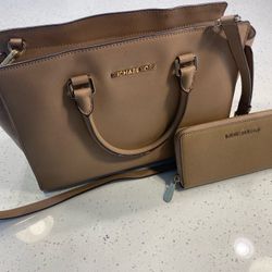 Michael Kor Purse And Wallet Set