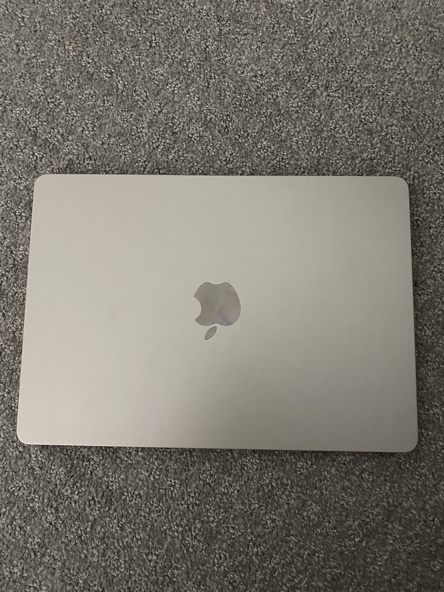 MacBook Air M2 (2022)