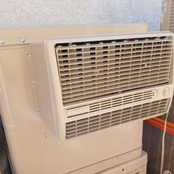 New Window Swamp Cooler In Good Shape With Remote 