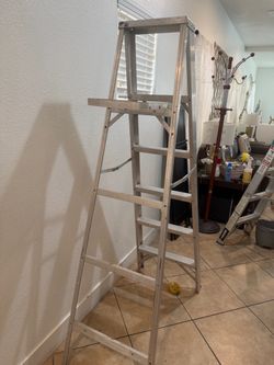 Aluminum ladder 6 ft