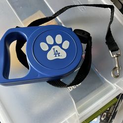 Dodgers Retractable Dog Leash