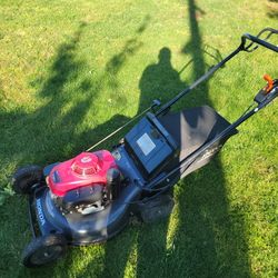 Honda HRC216 Lawn Mower 
