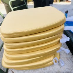8 pc dining chairs, cushions ($30) Less than $4 each