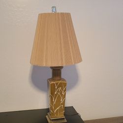 Pretty Lamp w Shade
