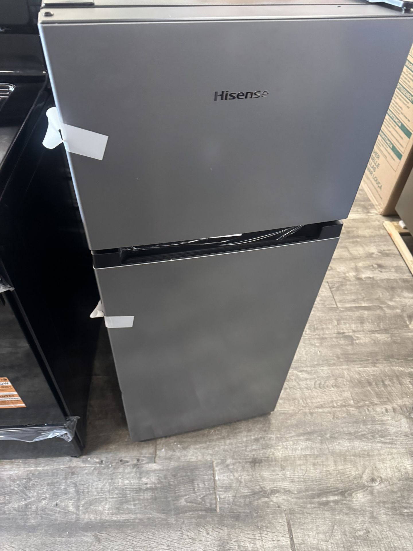 Hisense 4.4 Mini Fridge new Open Box NSD