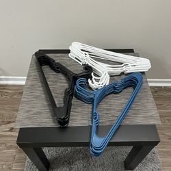 30pk Plastic Adult Hangers 