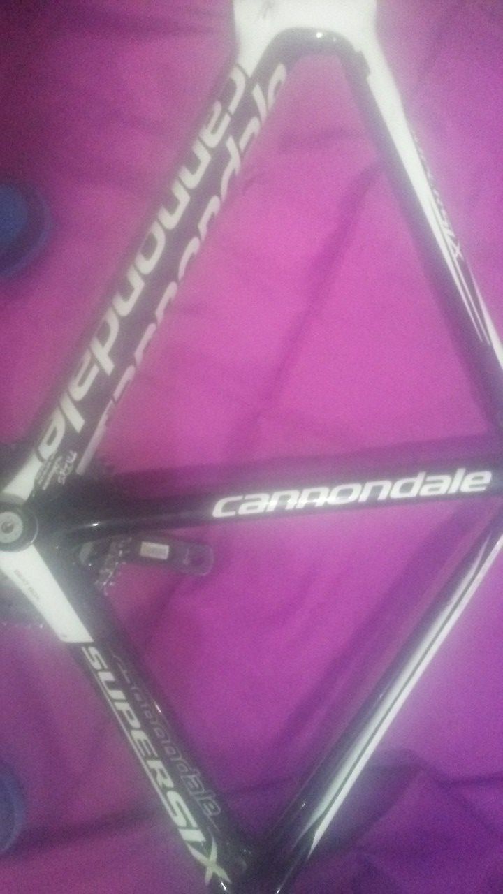 Cannondale supersix carbon fiber frame