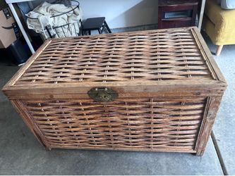 Wicker & wood storage chest