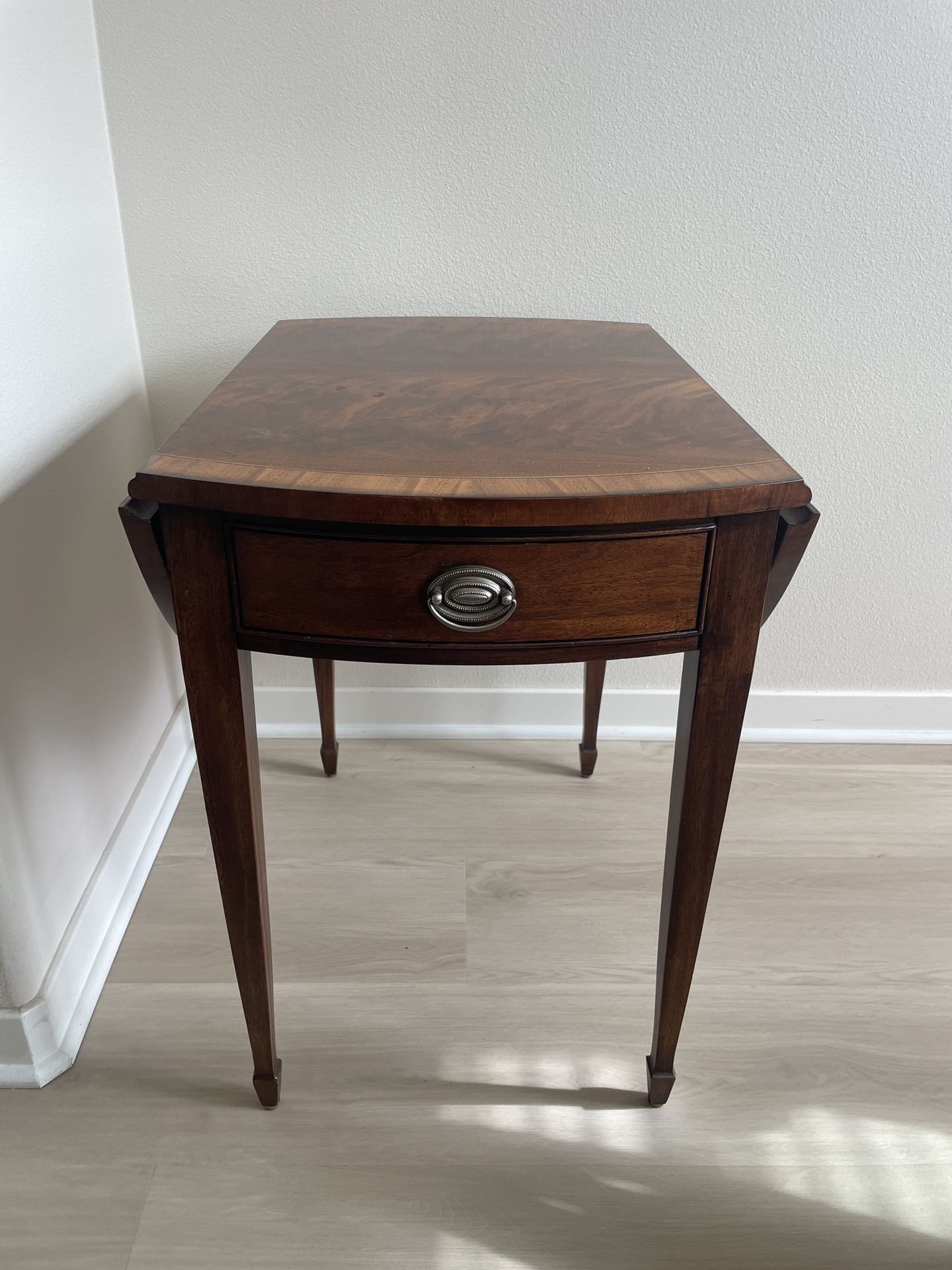 Ethan Allen Extendable Side Table-US Made