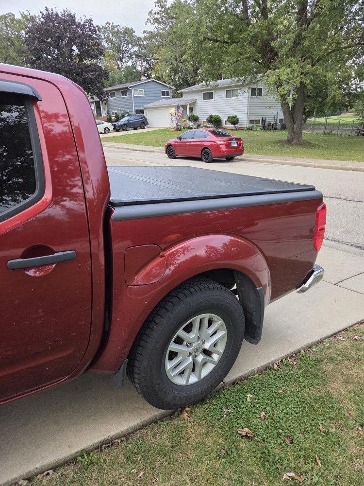 nissan frontier bed cover
