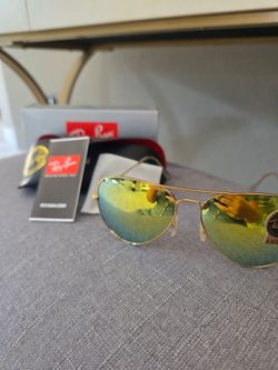 Ray-Ban Aviator Sunglasses Gold Mirror Lenses