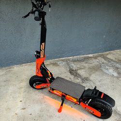 Electric scooter dual motor