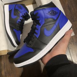 Air Jordan Retro 1 Mid Royal