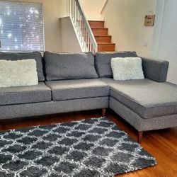 Modern Gray Sectional Sofa – Excellent Condition