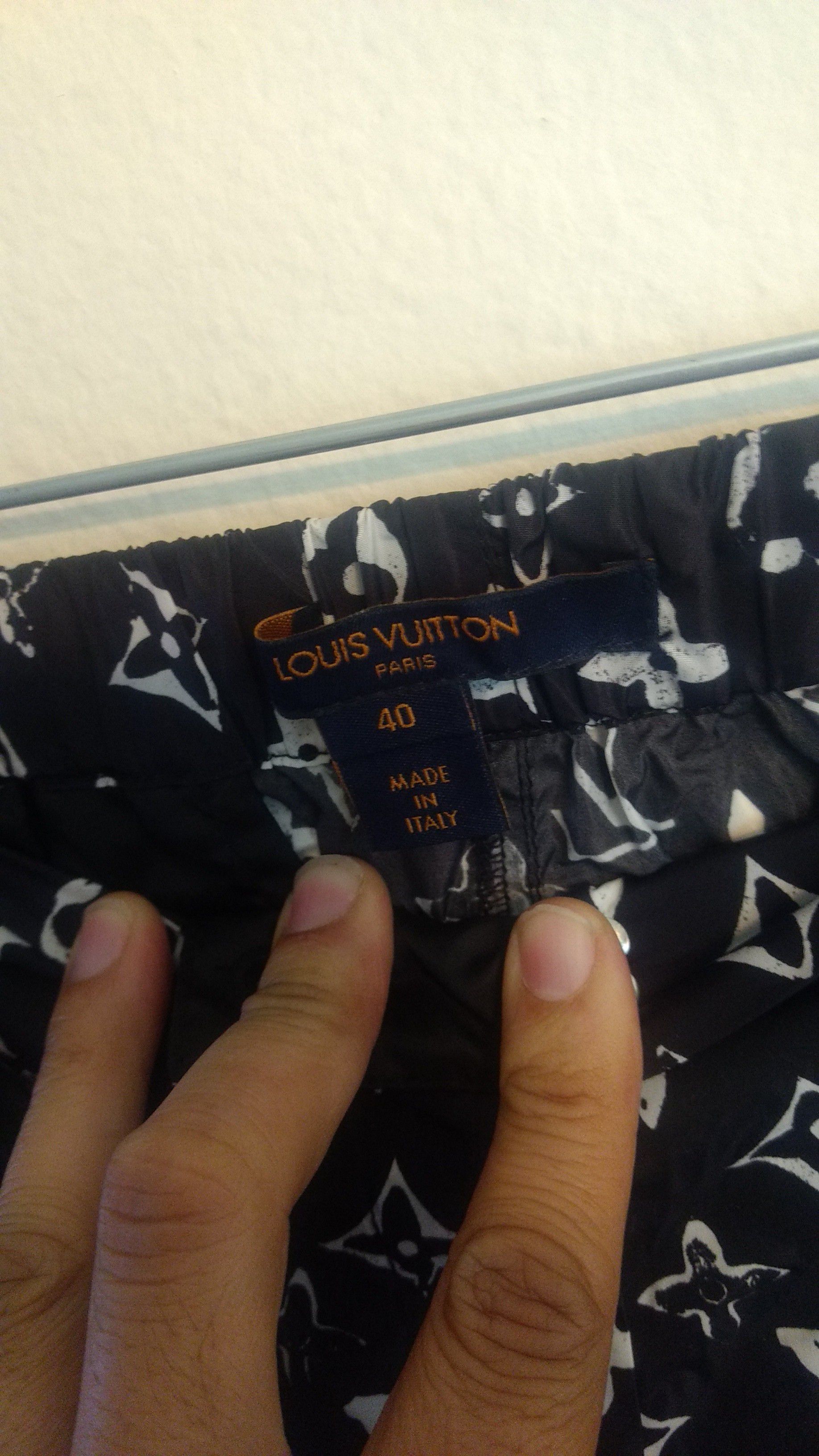 Louis Vuitton Tricolor Monogram Jogging Pants Navy. Size 40