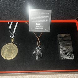 Star Wars The Mandalorian Collectible Box Set 