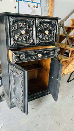 Antique bar hutch