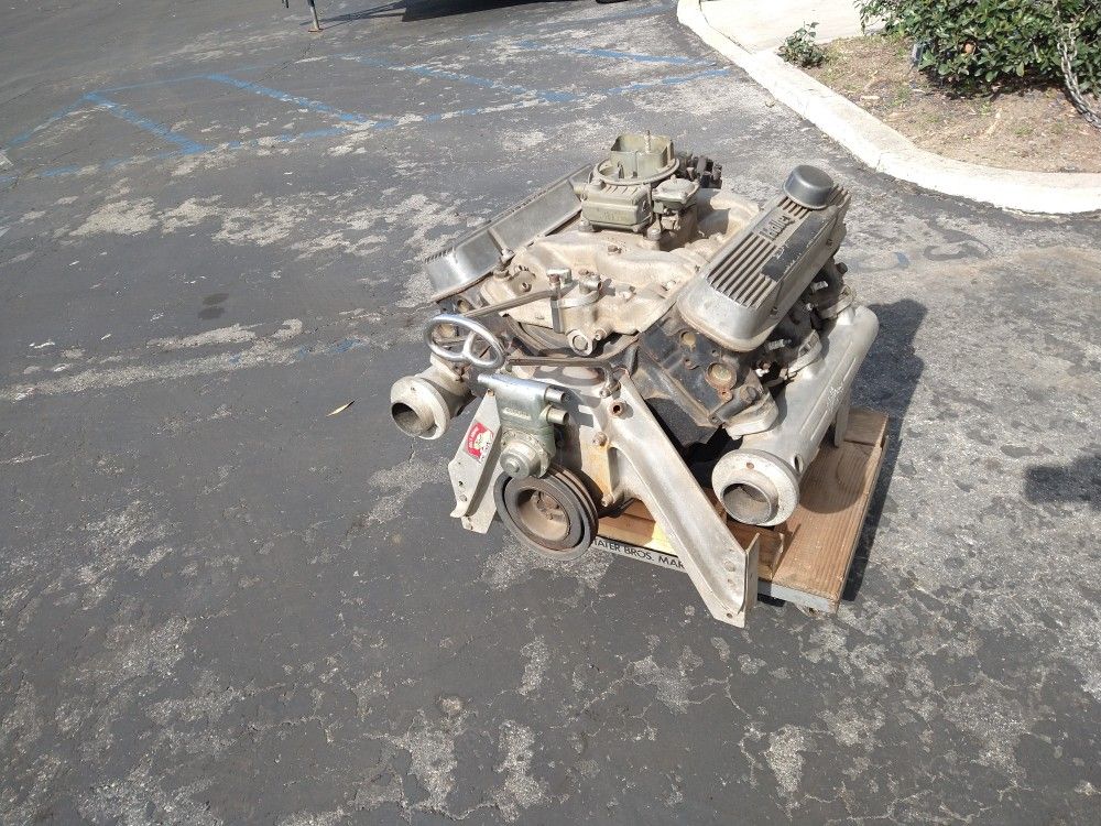 1964 Pontiac 398 Marine Engine. Holley Carburetor Valve Covers ...