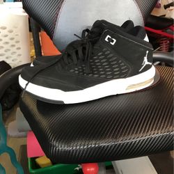 Size 7 Jordans 