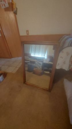 Mirror 44"x30", has wallhang cable