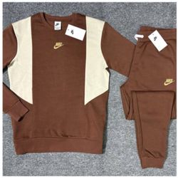 Women’s Nike Sweatsuit 